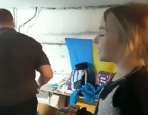 Los ciudadanos sin pensarlo sacaron sus celulares para grabar el hermoso momento que les regaló la pequeña. ESPECIAL