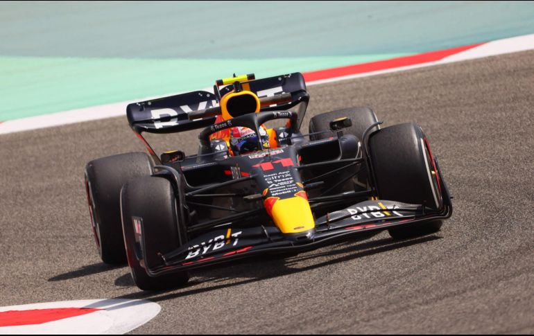 SERGIO PÉREZ. Este jueves 10 de marzo se llevó a cabo el primer día de pruebas de pretemporada en Baréin. AFP / G. Cacace