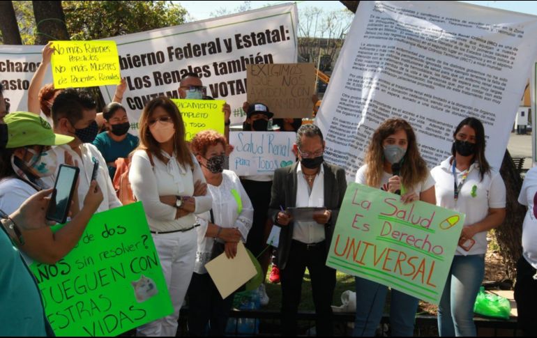 Los manifestantes aseguraron que la falta de tratamiento y medicamentos se registra desde antes de la pandemia. EL INFORMADOR / A. Camacho