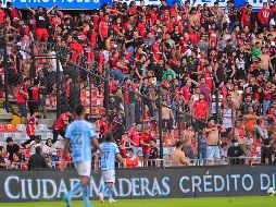 Dos maneras diferentes de ver un mismo problema. La violencia en el futbol mexicano, específicamente en las tribunas con las porras o barras no es nueva y se ha presentado en un sinfín de ocasiones. IMAGO7