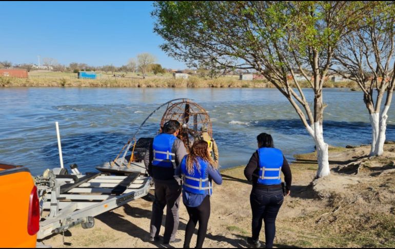 Autoridades continúan realizando operativos en la zona, pues una mujer está desaparecida. TWITTER/@INAMI_mx
