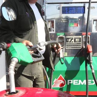 ¿Cuánto cuesta este viernes la gasolina en México?