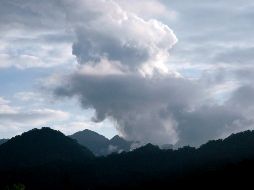 El trabajo concluye que el magma con mayor contenido de agua tiende a estar almacenado a más profundidad. EFE/F. Handoko