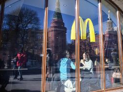 McDonald's anunció el pasado martes que cerraría temporalmente sus tiendas en Rusia. AFP