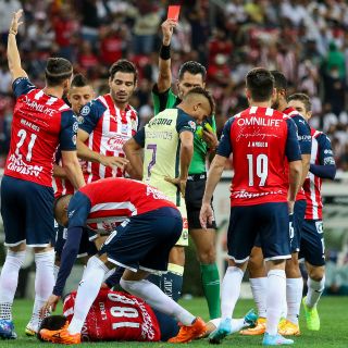 Chivas perdona al América y empatan sin goles