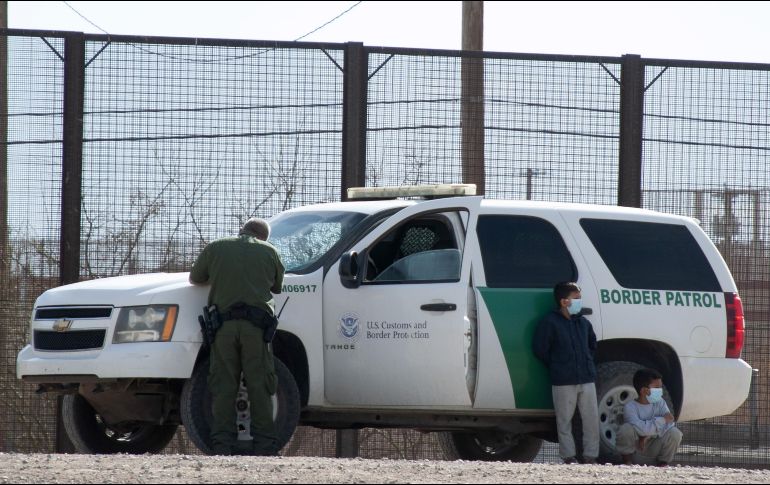 El actual Gobierno presidido por Joe Biden ya no aplicaba esta norma con respecto a los menores, pero sí con los adultos. XINHUA/D. Peinado