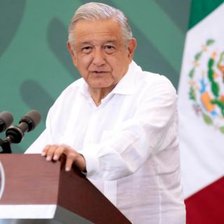 AMLO supervisa avances en construcción de la refinería de Dos Bocas