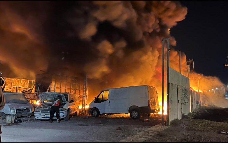 Elementos de Protección Civil de El Salto y Tlaquepaque trabajaron en coordinación. ESPECIAL /
