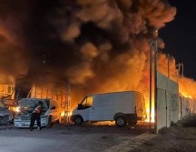 Incendio consume una chatarrera en El Salto