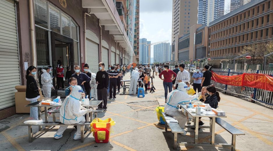 Aunque el número de casos es bajo en comparación con la cantidad de habitantes, es importante en el contexto de China, donde las autoridades han aplicado una política de 