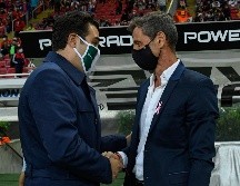 DIFERENTES. Diego Cocca es amado por su afición, mientras que Leaño no tiene comunión con la suya. IMAGO7