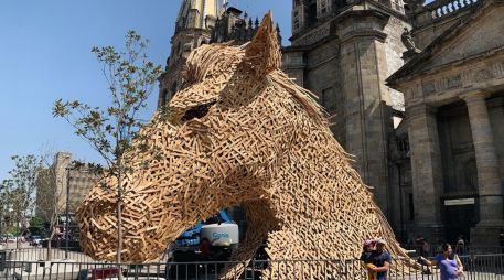 Como parte del espectáculo GDLuz que celebró el 480 aniversario de Guadalajara, se instaló una mega escultura en honor al recientemente fallecido Vicente Fernández. GENTE BIEN JALISCO/ Maité Ruiz Velasco