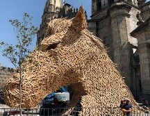 Como parte del espectáculo GDLuz que celebró el 480 aniversario de Guadalajara, se instaló una mega escultura en honor al recientemente fallecido Vicente Fernández. GENTE BIEN JALISCO/ Maité Ruiz Velasco