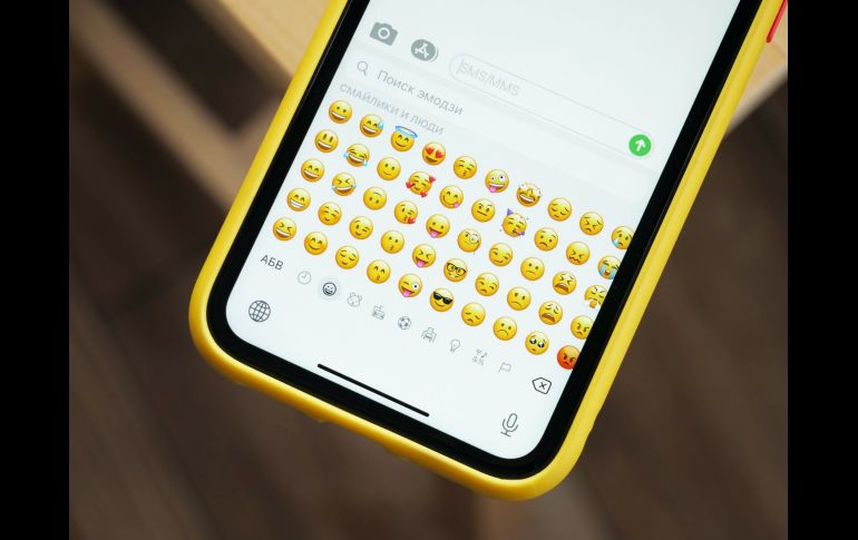 Ahora es posible usar Face ID para desbloquear el iPhone con cubrebocas puesto. UNSPLASH/Denis Cherkashin