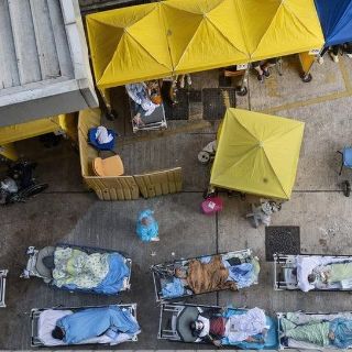 Covid: cómo Hong Kong pasó de ser un modelo en la lucha contra el coronavirus a tener la tasa de mortalidad más alta del mundo desarrollado