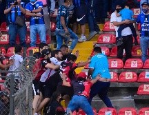 Querétaro también fue sancionado con jugar a puerta cerrada durante un año tras la violencia ante el Atlas. IMAGO7