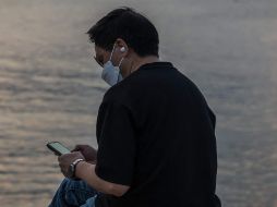 El smartphone es el rey absoluto de los dispositivos a la hora de elegir cómo jugar: 3 de cada 5 lo utilizan prefiriéndolo antes que a la Tablet o la PC. AFP / D. De la Rey