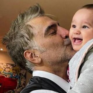 "Dios te envió nomás para mí": Alejandro Fernández festeja primer año de su nieta