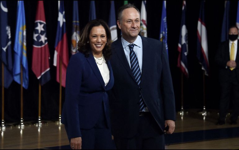 Ni Harris ni Emhoff participaron esta noche como tenían previsto en un evento destinado a resaltar las diferencias de salario que experimentan hombres y mujeres con motivo del Día de la Paga Igualitaria. AFP / O. Douliery