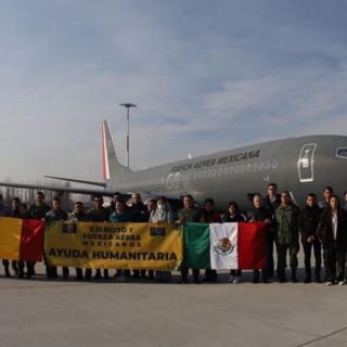 México recibe segundo avión de repatriados desde Ucrania