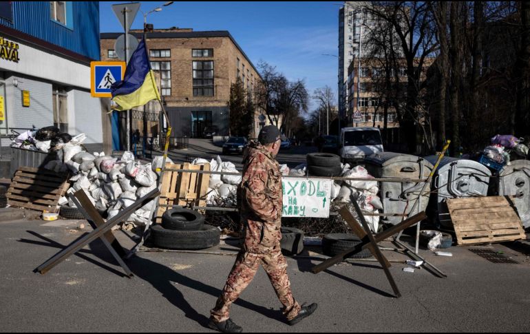 El plan de 15 puntos prevé que Ucrania mantenga sus fuerzas armadas, pero permanezca al margen de alianzas militares con otros países. AFP / F. Sena