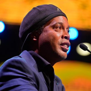 Ronaldinho lamenta los hechos de violencia en La Corregidora
