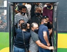 El uso de cubrebocas en espacios abiertos y cerrados continuará 