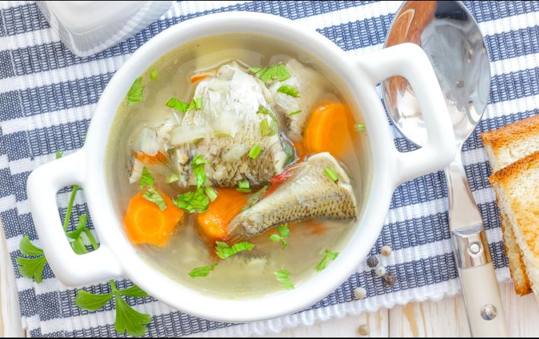 Caldo de pescado es un platillo muy nutritivo y una opción para la temporada de Cuaresma. ISTOCK.