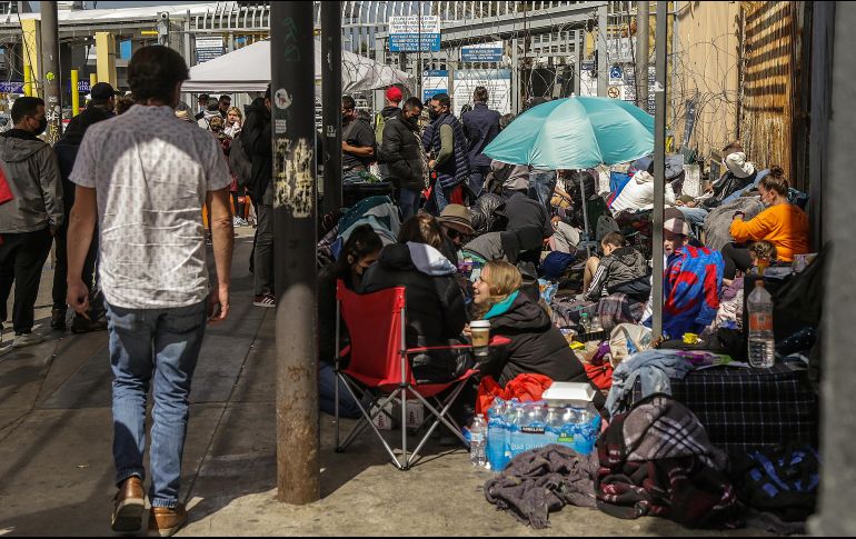 De acuerdo con las cifras del gobierno mexicano, en las últimas tres semanas a la ciudad fronteriza de Tijuana han llegado aproximadamente 310 personas de Rusia, Ucrania y Bielorrusia. EFE / J. Terriquez
