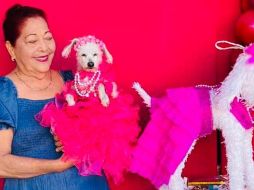 ¡Nada más faltó el vals! Abuelita celebra XV años a su perrita y se vuelve viral