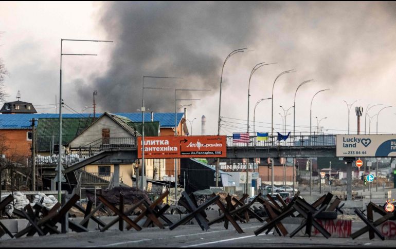 A pesar de los diversos intentos por frenar los ataques de la milicia rusa, las principales ciudades de ucranianas son bombardeadas. AFP/F. Senna