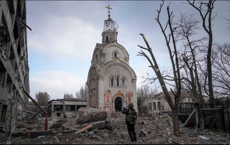 La ciudad está destruida y quedó eliminada de la tierra”, dijo Michael Vershnin, un agente de policía de Mariúpol. AP/E. Maloletka