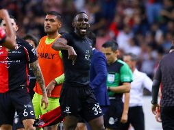 ORGULLO ROJINEGRO. Quiñones rescató así un punto para Atlas ante el archirrival de la capital jalisciense. IMAGO7