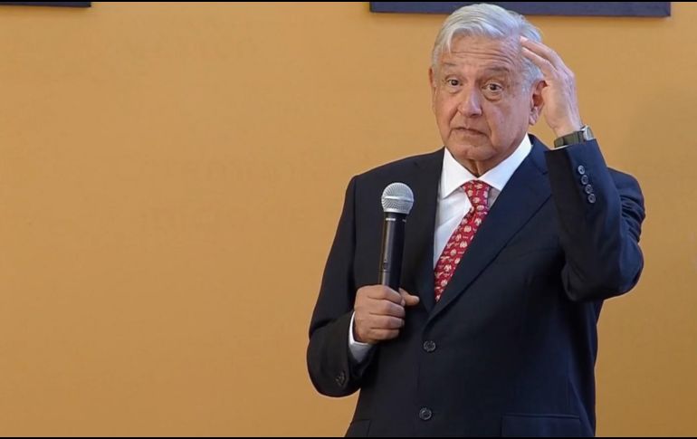 Al Presidente López Obrador lo acompañan funcionarios de su gabinete y otros personajes de la política en México. YOUTUBE / Gobierno de México