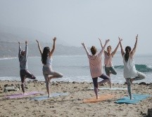 Hoy es el Día Internacional del Yoga. ESPECIAL/Photo by Kaylee Garrett on Unsplash.