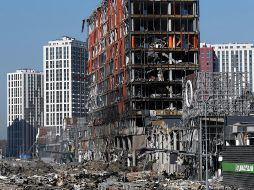 Vista general de un centro comercial dañado que fue objeto de un ataque ruso en Kiev, Ucrania. EFE / A. Safadi