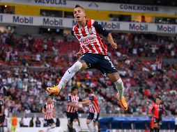 Roberto Alvarado será uno de los representantes de Chivas en la eliminatoria mundialista. IMAGO7