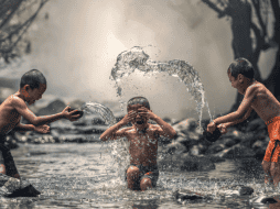 Disfrutar de la vida. Valorar lo que somos, tenemos y compartirlo es una manera de lograr la felicidad. Pixabay