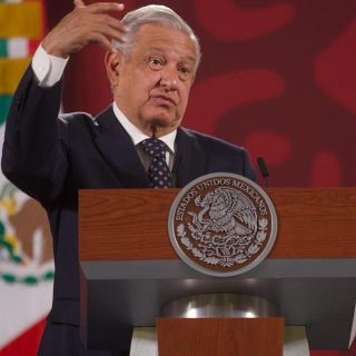 AMLO aconseja no relajarse y recibir dosis de refuerzo contra COVID-19