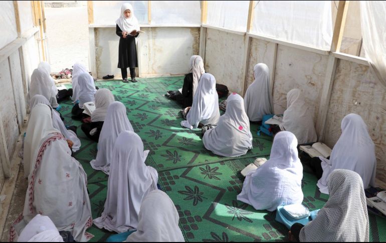 La comunidad internacional hizo del acceso de las niñas a la educación un punto fundamental en las negociaciones sobre la ayuda y el reconocimiento del régimen de los islamistas fundamentalista. EFE