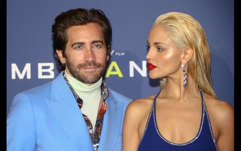 Jake Gyllenhaal y Eiza Gonzalez. AP/Joel C Ryan