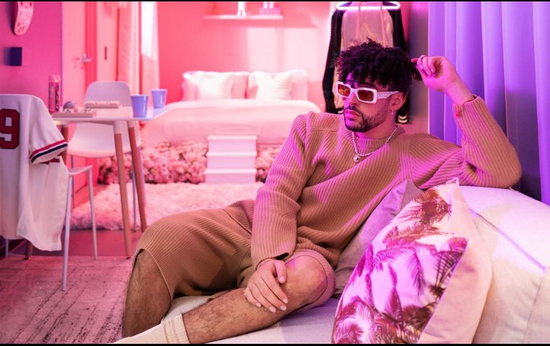 El tráiler de Bad Bunny cuenta con llamas cromadas, parrilla, luces personalizadas y todos los interiores de cuero. EFE/Airbnb