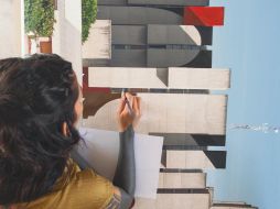 “Fotostreetart”. La exposición representa la primera etapa de un proyecto que busca “ser itinerante, y he pensado en que podría ensayar con las premisas y materiales pero en diferentes soportes”, afirma Carmen Linares. Cortesía/ Carmen Linares