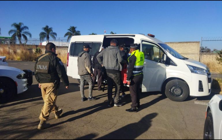 Los gendarmes de la Guardia Nacional se trasladaron al kilómetro 474, cerca del poblado La Providencia, en Zapotlanejo, donde encontraron a los migrantes. ESPECIAL /