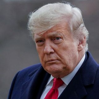 Trump demanda a Hillary Clinton por acusarlo de coludirse con Rusia en 2016