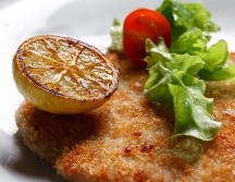 Filete de pescado empanizado. ISTOCK.