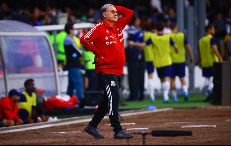 Gerardo “Tata” Martino no estará en el banquillo para dirigir al Tricolor en el juego ante Honduras de este domingo. IMAGO7