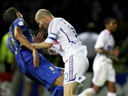 Una de las imágenes más recordadas de aquel partido fue el cabezazo de Zinedine Zidane a Marco Materazzi, en la final del Mundial de Alemania 2006. AP / P. Schols