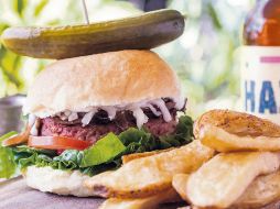 Vegan Bistro. La deliciosa hamburguesa que encuentras en Calabacitas Tiernas Bistro. ESPECIAL