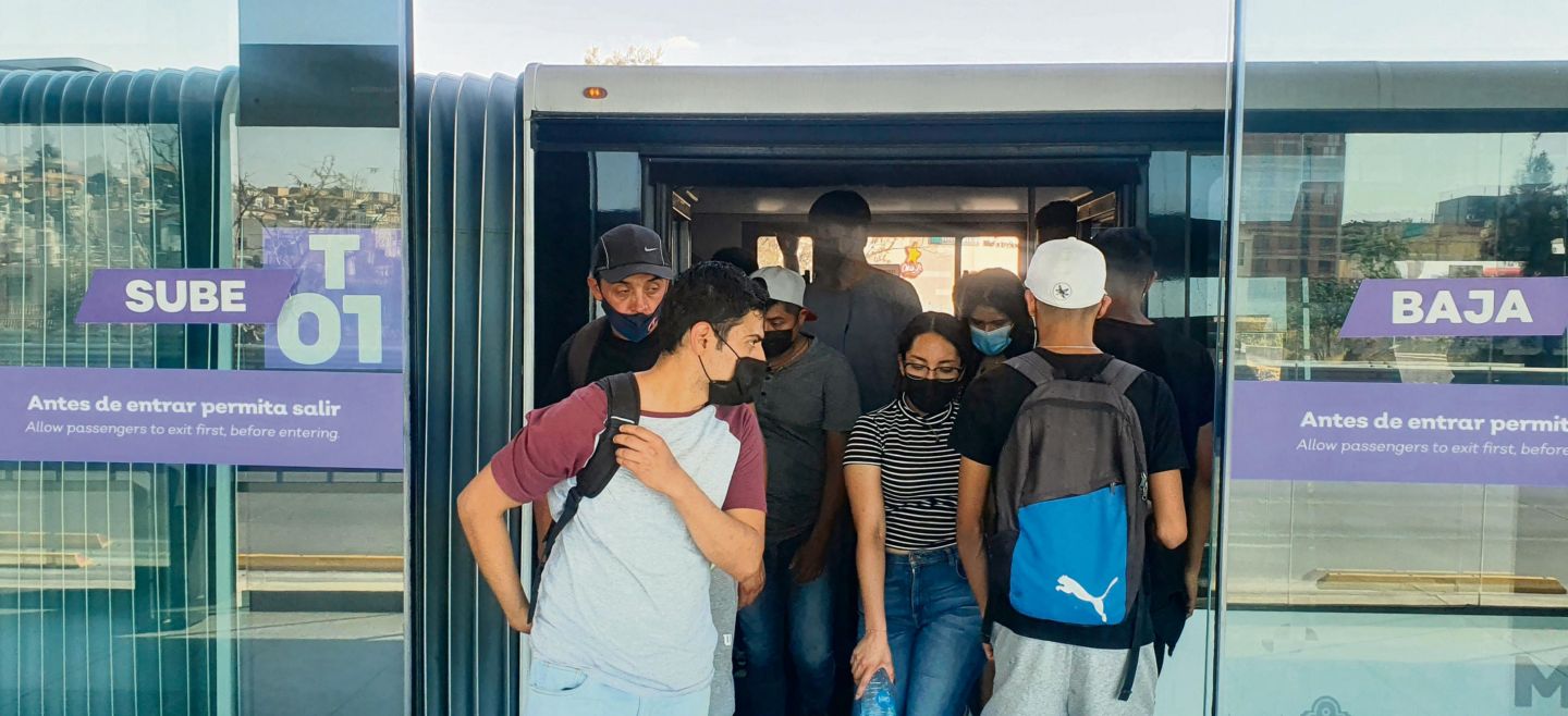 NUEVO SISTEMA. El Peribús, que reemplazó a la ruta 380, inició operaciones desde el pasado 29 de enero. EL INFORMADOR/ G. GALLO